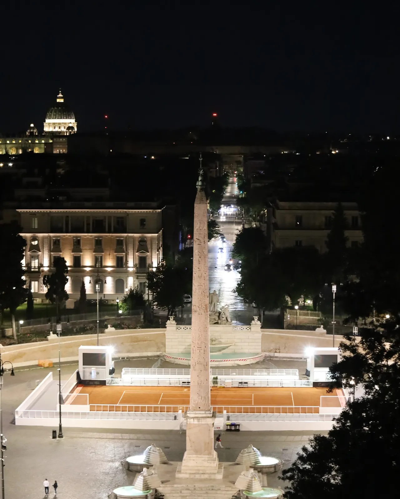 Roma — Piazza del Popolo vista dall'alto, con l'obelisco al centro.